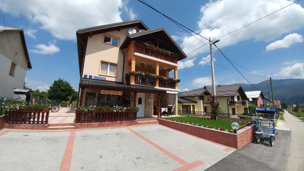 Guest House Mijic Korenica Exterior photo